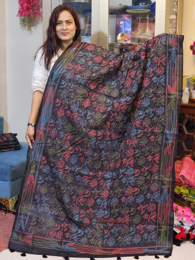 black dupatta