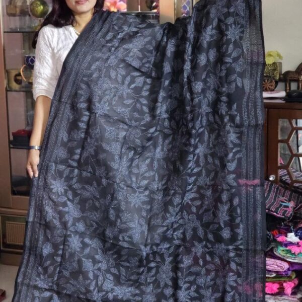 ash in black orna